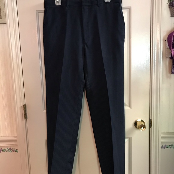 Haggar 3 piece pin stripe Men’s suit-jacket-40 pants 34x30 Dark navy-gray stripe - Picture 7 of 10